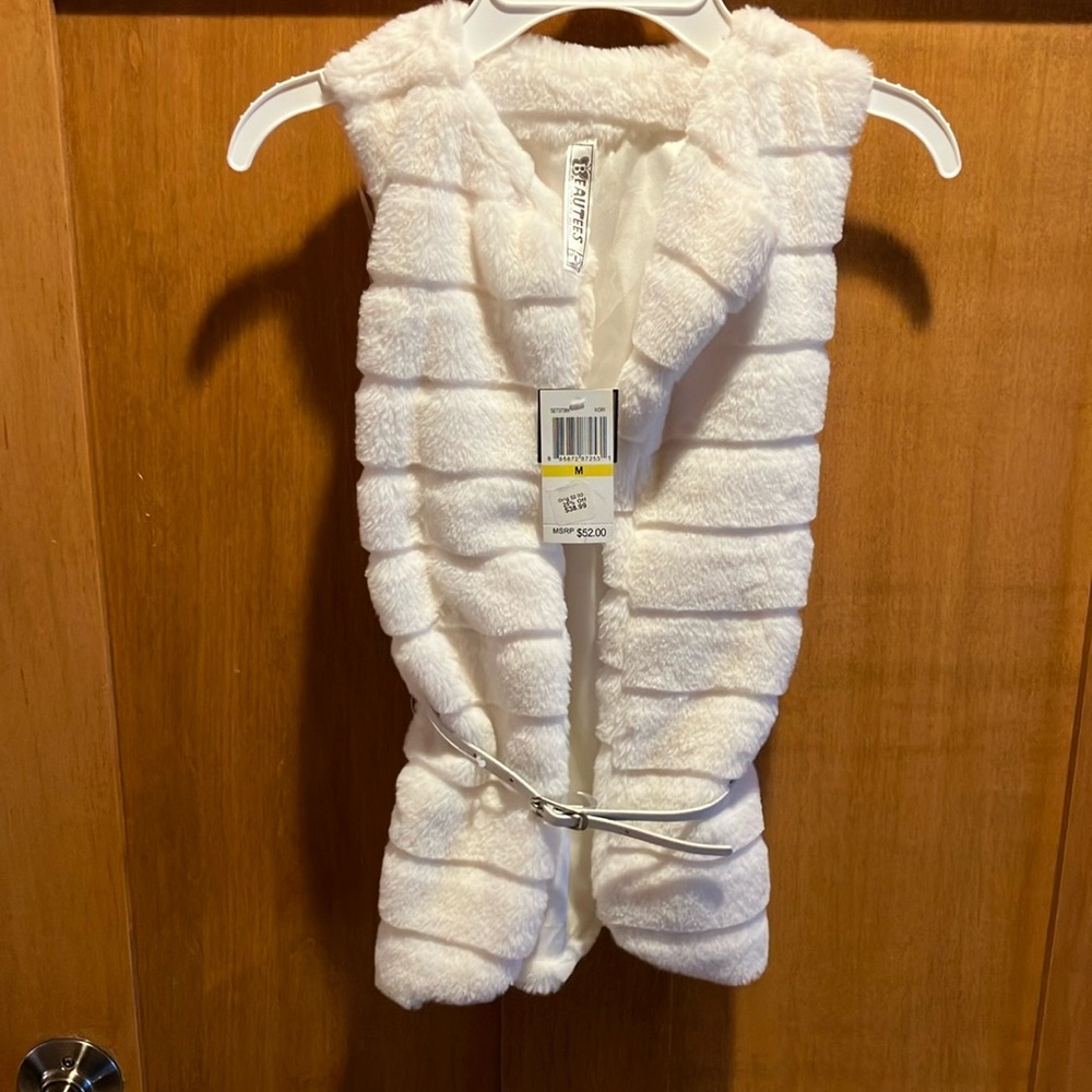 NWT Beauties girls medium ivory faux fur vest with belt + leggings girls Med